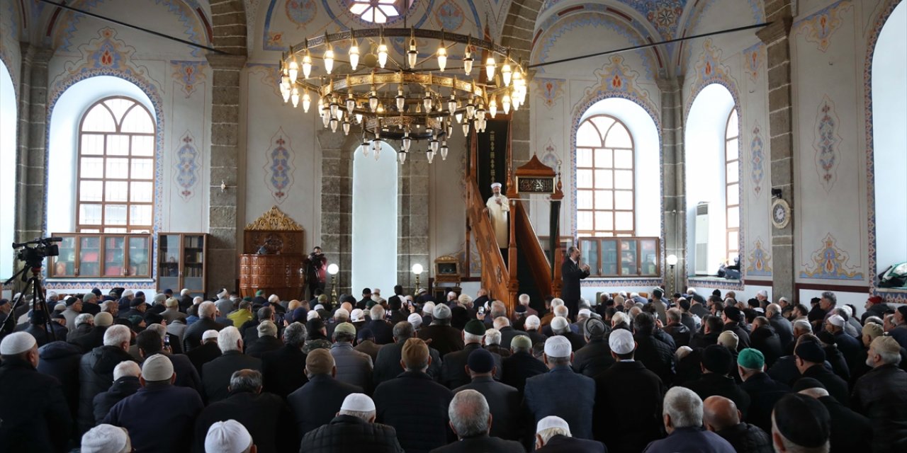 Diyanet İşleri Başkanı Erbaş: "Akla ve iradeye zarar veren her türlü bağımlılıkla mücadele edelim"