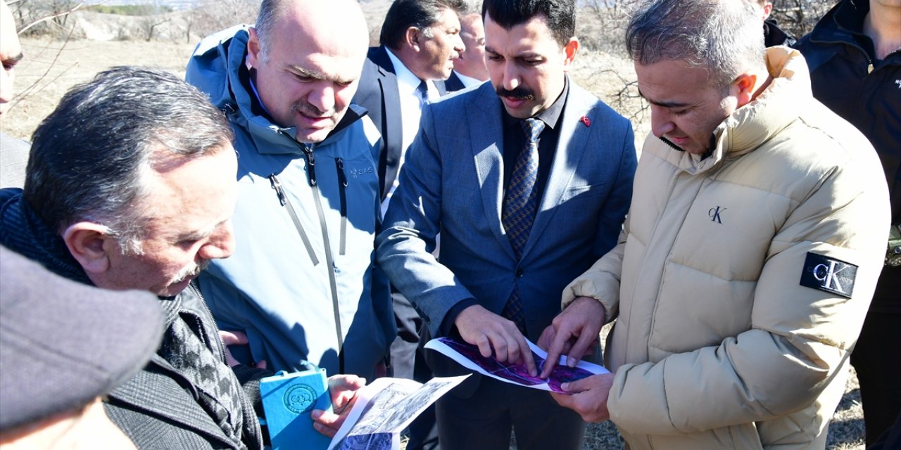 Türkgözü Gümrük Kapısı'ndaki yoğunluğun önlenmesi için tır parkı yapılacak