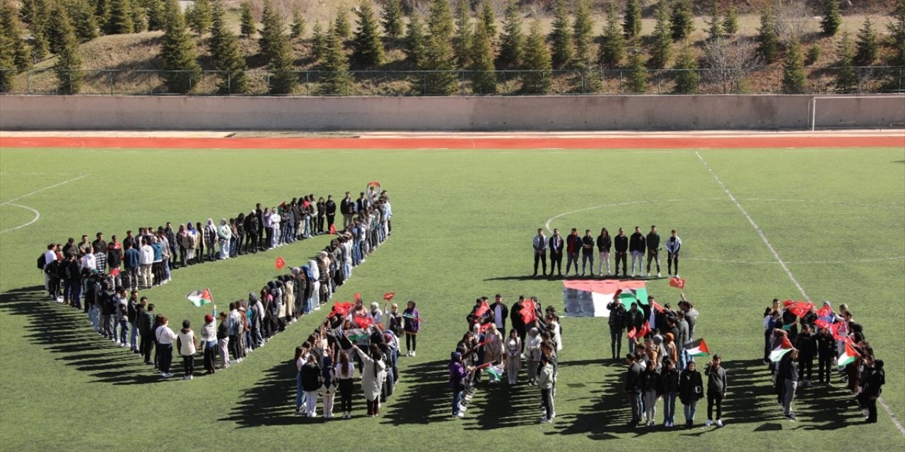 Tokat'ta üniversite öğrencilerinden Gazze koreografisi