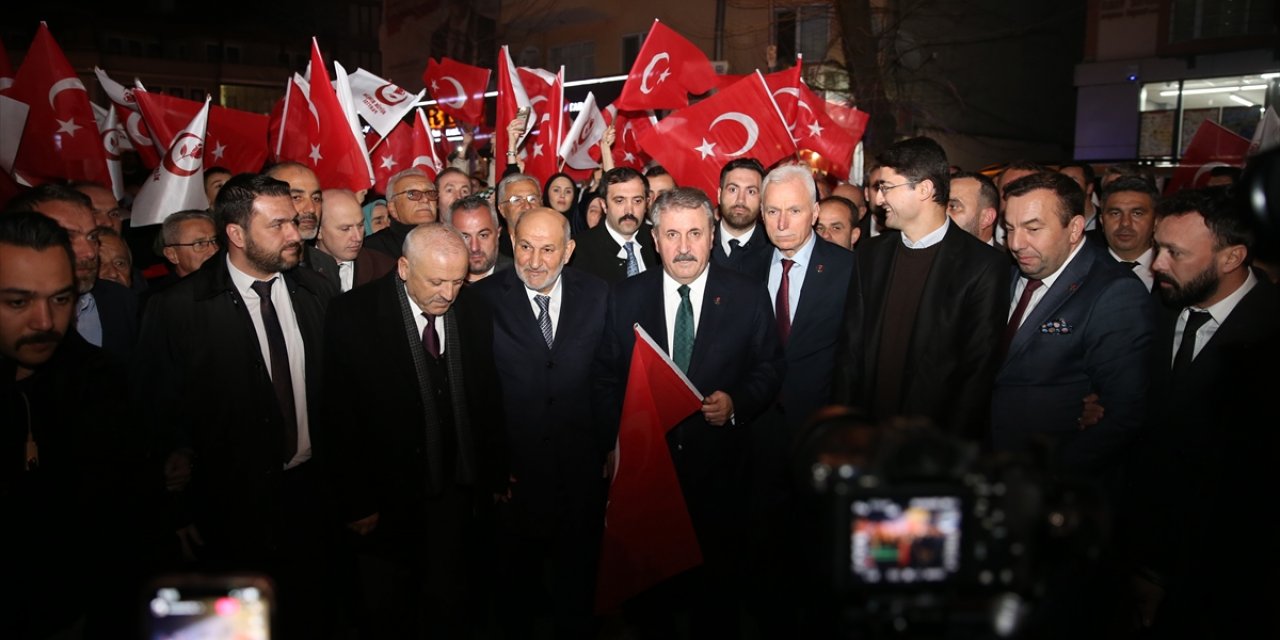 BBP Genel Başkanı Destici, Sakarya'da aday tanıtım toplantısında konuştu: