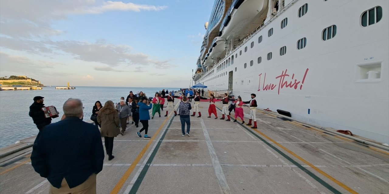 Dünyanın en büyük kruvaziyerlerinden "Sun Princess" Türkiye'ye ilk seferini yaptı