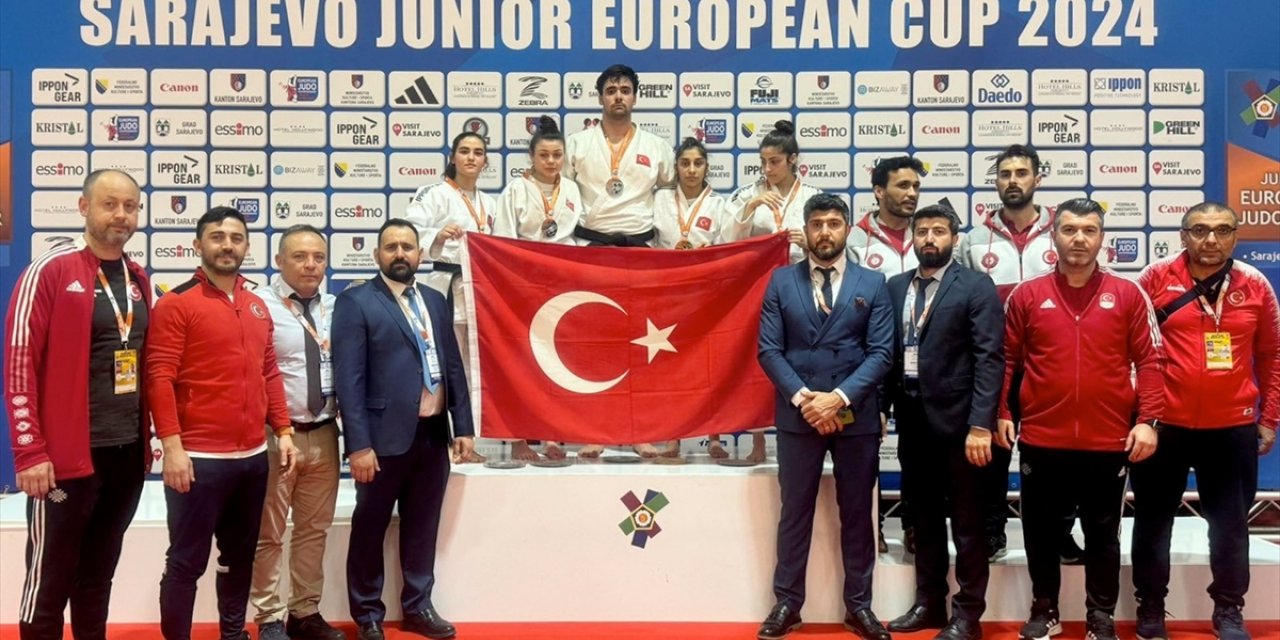 Genç judocular, Bosna Hersek'te 12 madalya kazandı