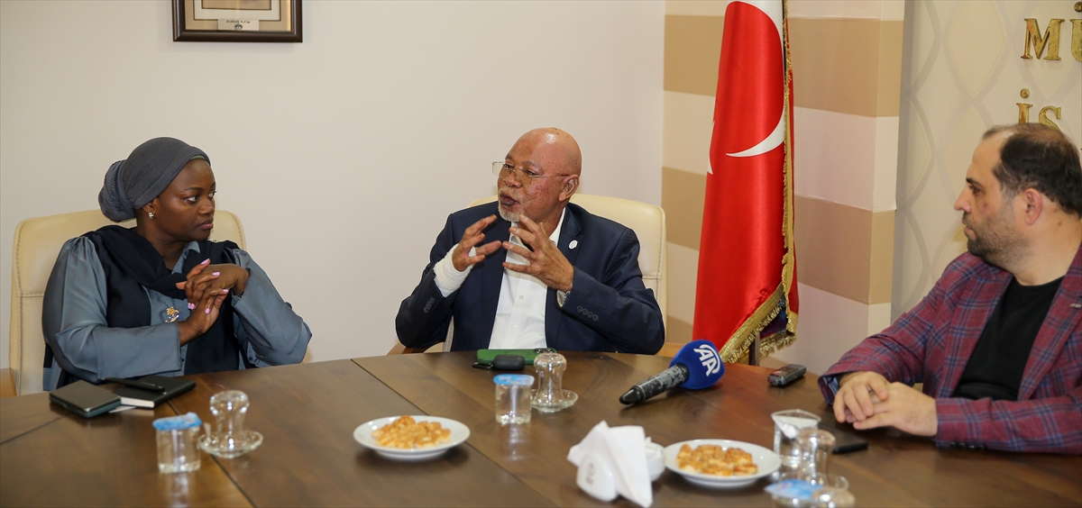 Uganda Dışişleri Bakanı Jeje Odongo, Antalya'da ziyaretlerde bulundu: