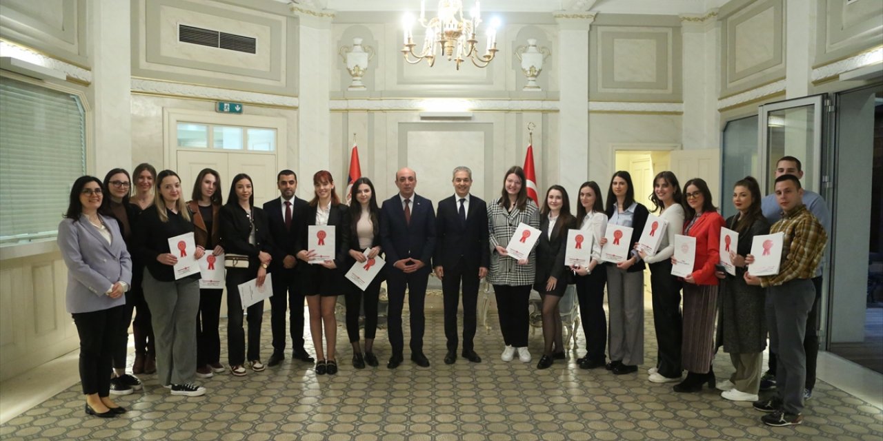 Sırbistan'daki Türkçe kurslarına katılanlara sertifikaları verildi