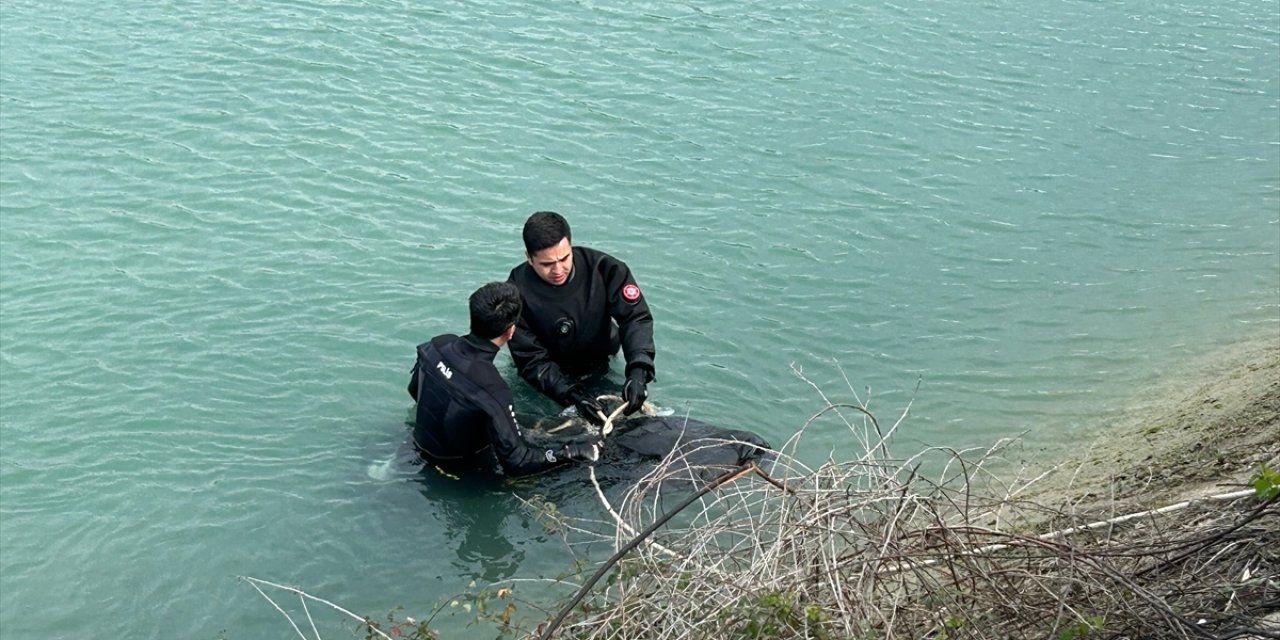 Adana'da kayıp olarak aranan kişi sulama kanalında ölü bulundu