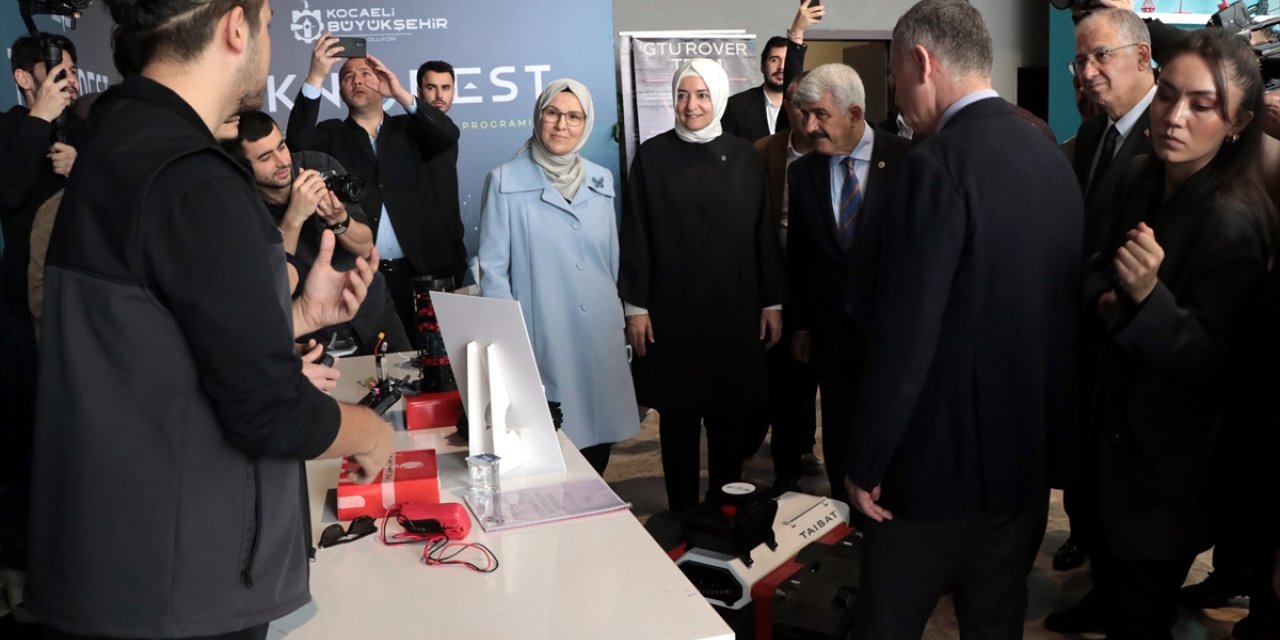 AK Parti Genel Başkan Yardımcısı Kaya, Kocaeli'de öğrenci ve kadınlarla buluştu: