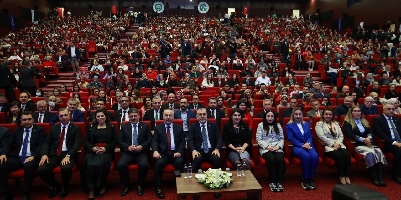 Çalışma ve Sosyal Güvenlik Bakanı Işıkhan, "İş-Pozitif Adana Tanıtım Programı"nda konuştu: