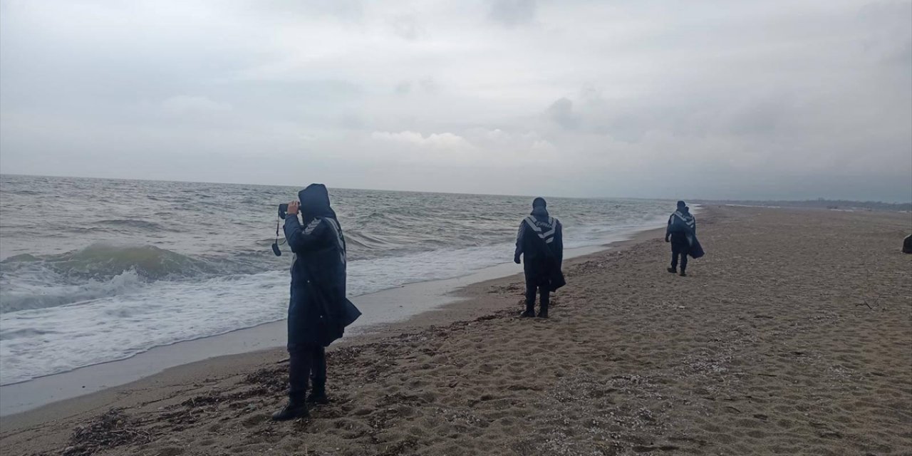 Marmara Denizi'nde 21 gün önce batan geminin kayıp mürettebatı aranıyor