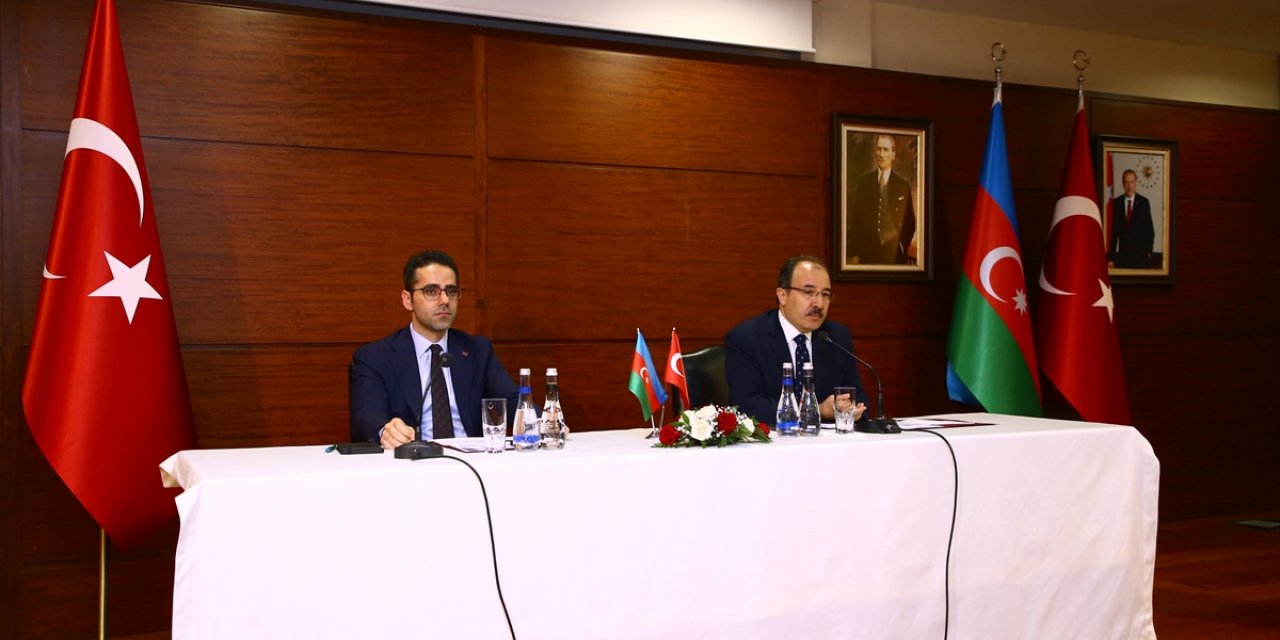 Dışişleri Bakan Yardımcısı Serim, Azerbaycan'da iş insanlarıyla buluştu: