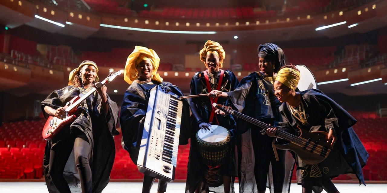 Senegal'in ilk ve tek kadın orkestrası kadınlara örnek olmak istiyor