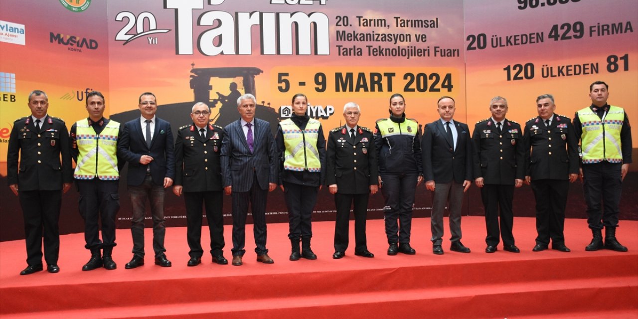 Jandarma Genel Komutanı Orgeneral Arif Çetin, Konya Tarım Fuarı'nı ziyaret etti