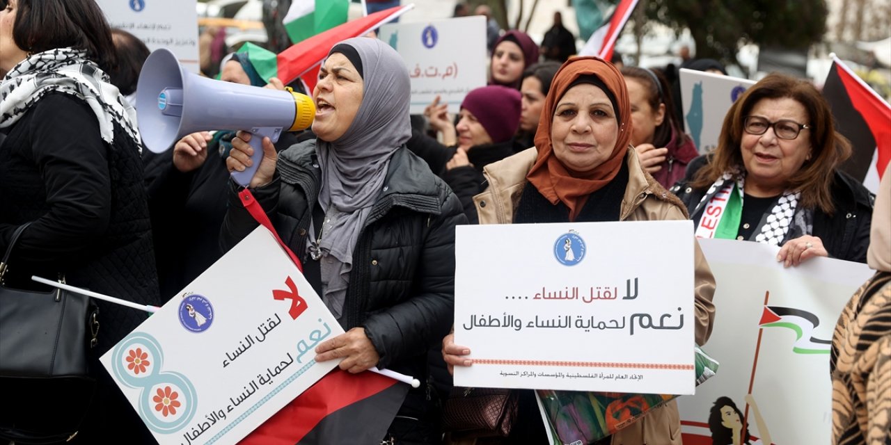 Batı Şeria'da Filistinli kadınlar İsrail'in Gazze'deki katliamlarını protesto etti