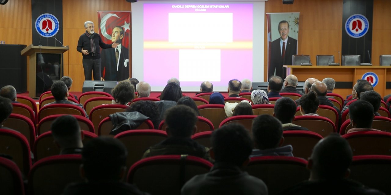 Hakkari'de "Faylar Üzerinde Yaşayan Kent: Hakkari" konulu konferans düzenlendi