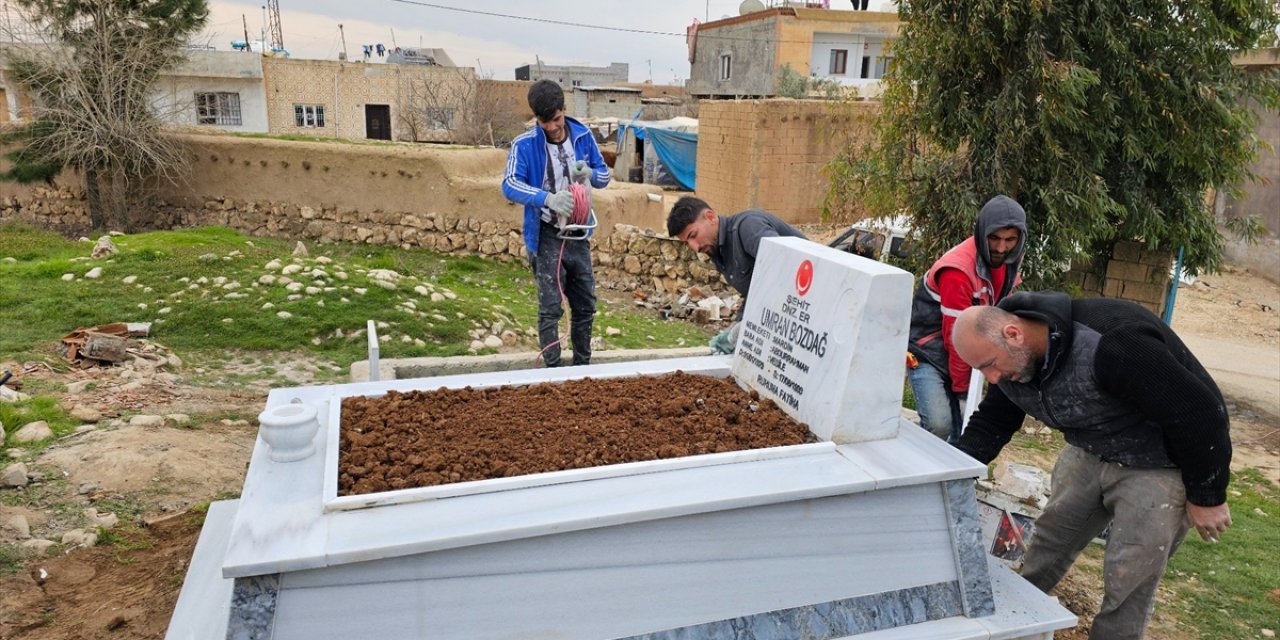 Mardin'de şehit kabirlerinde bakım ve yenileme çalışması yapıldı