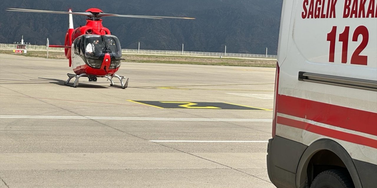 Şırnak'ta ambulans helikopter rahatsızlanan 2 yaşındaki çocuk için havalandı