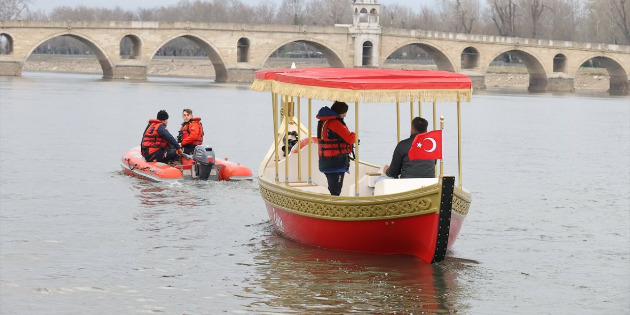 Meriç Nehri'nde kancabaş tipi kayıklarla gezinti yapılabilecek