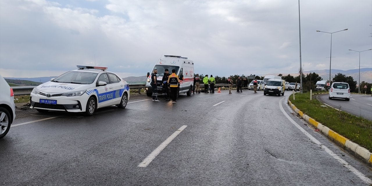 Siirt'te bariyere çarpan motosikletin sürücüsü öldü