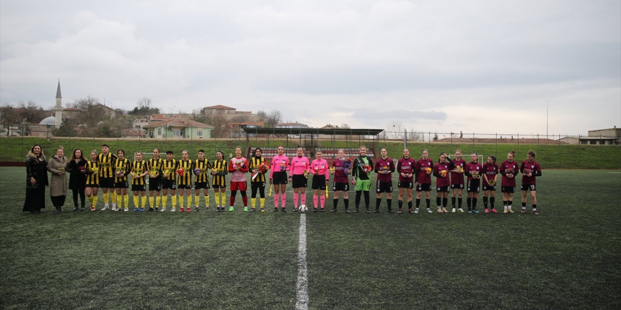 Edirne'de "Kadınlar Sınırları Aşıyor Futbol Turnuvası" düzenlendi