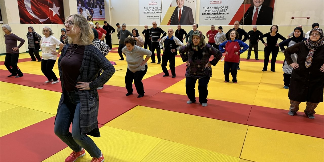 İkinci baharlarında spor yaparak zinde kalıyorlar