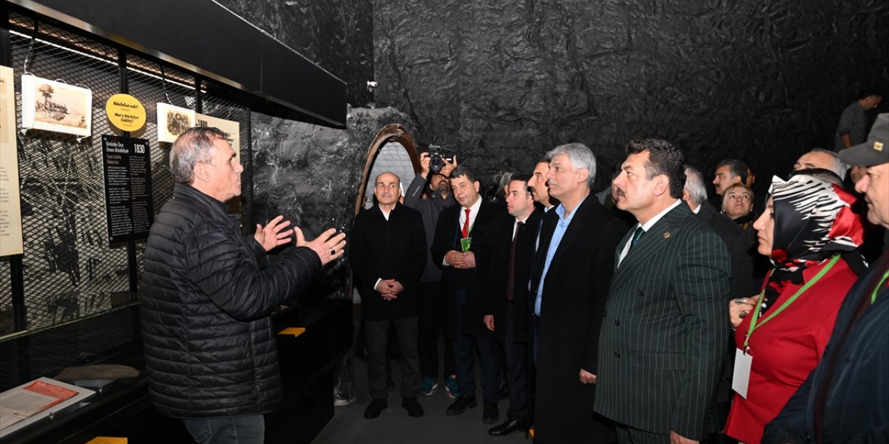 Karaelmas Ekspresi yolcuları Zonguldak'ta Maden Müzesi'ni ve Gökgöl Mağarası'nı gezdi