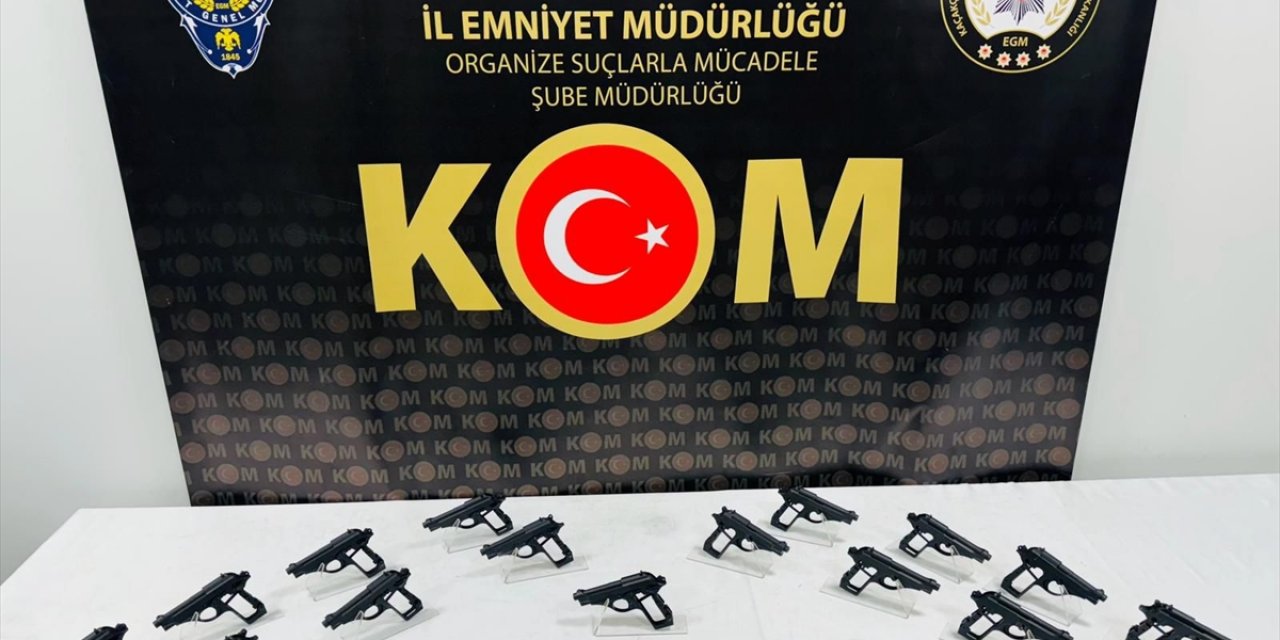 İzmir'de 15 ruhsatsız tabanca ele geçirildi, 1 şüpheli tutuklandı