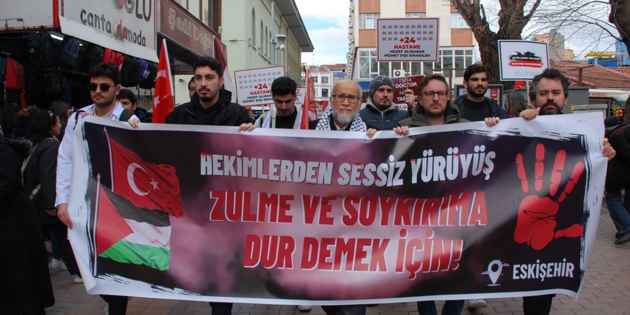 Eskişehir'de hekimler ve sağlık çalışanları Gazze'ye destek yürüyüşü yaptı