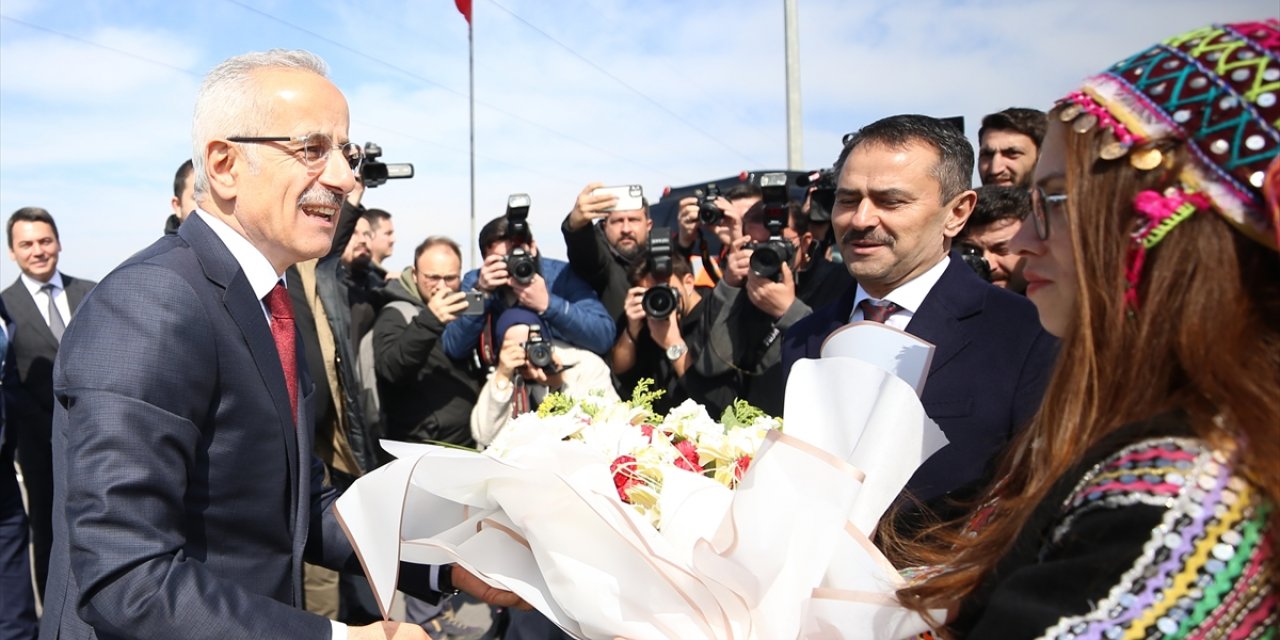 Bakan Uraloğlu, Bayramiç-Etili Çevre Yolları ve Çanakkale Merkez Sarıcaeli Kavşağı Açılış Töreni'nde konuştu: