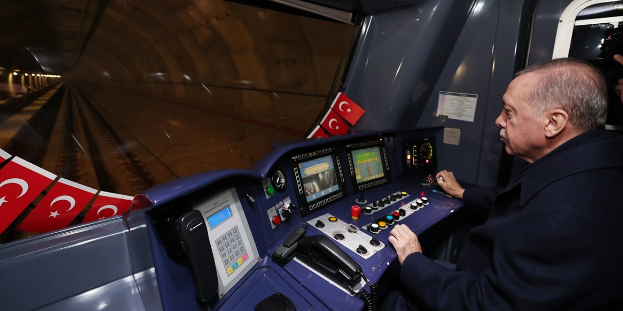 Cumhurbaşkanı Erdoğan Bakırköy Sahil-Bağcılar Kirazlı Metro Hattın'nın açılış sürüşünü yaptı