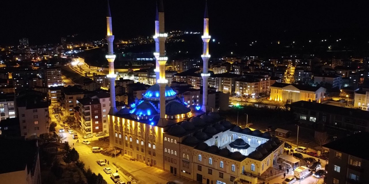 Bursa, Eskişehir, Balıkesir ve Bilecik'te ilk teravih namazı kılındı