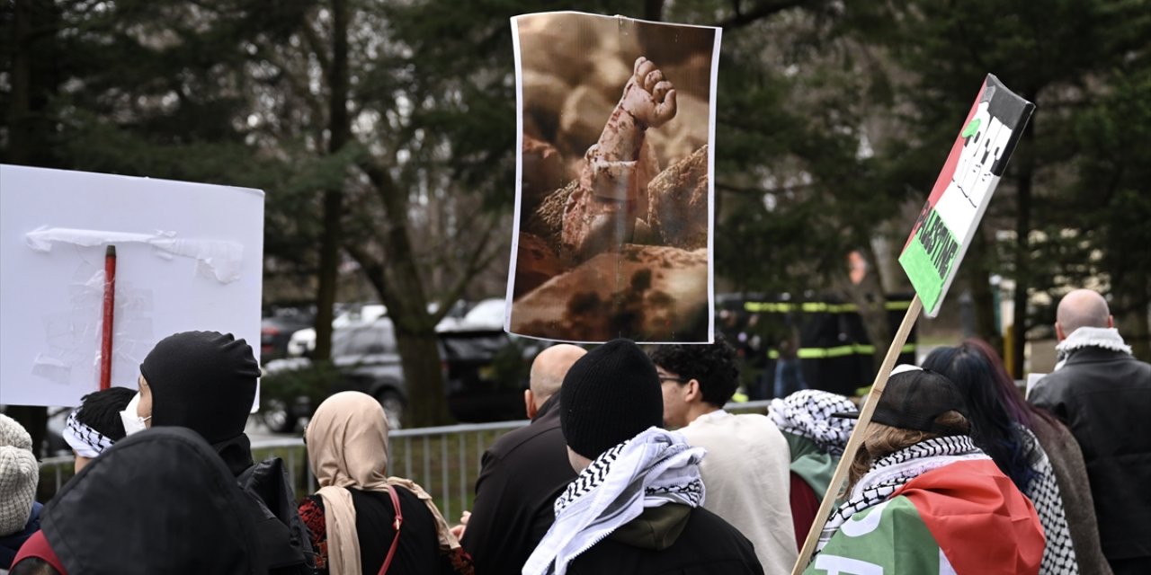 ABD'deki bir sinagogda yapılan Filistinlilere ait gayrimenkul satış toplantısı protesto edildi