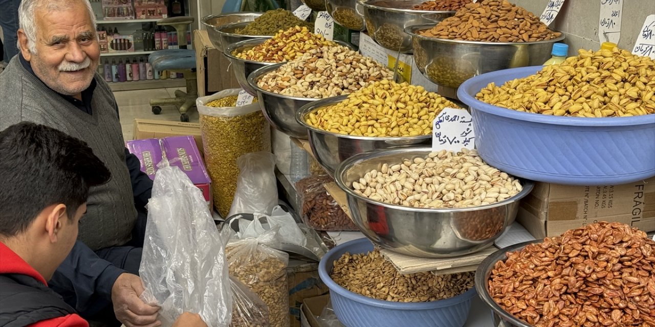 İran’da ramazan hazırlıkları Nevruz'a ve hayat pahalılığına takıldı