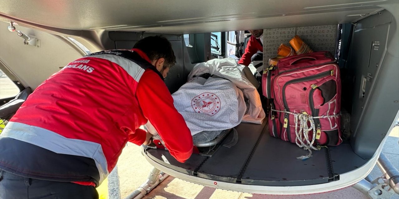 Şırnak'ta ambulans helikopter, kalp rahatsızlığı yaşayan hamile kadın için havalandı
