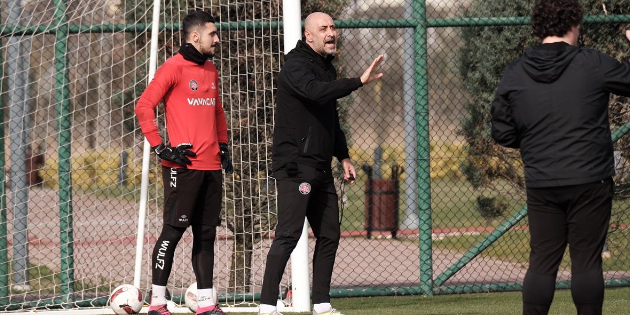 Tolunay Kafkas, Fatih Karagümrük'ün başında ilk antrenmana çıktı