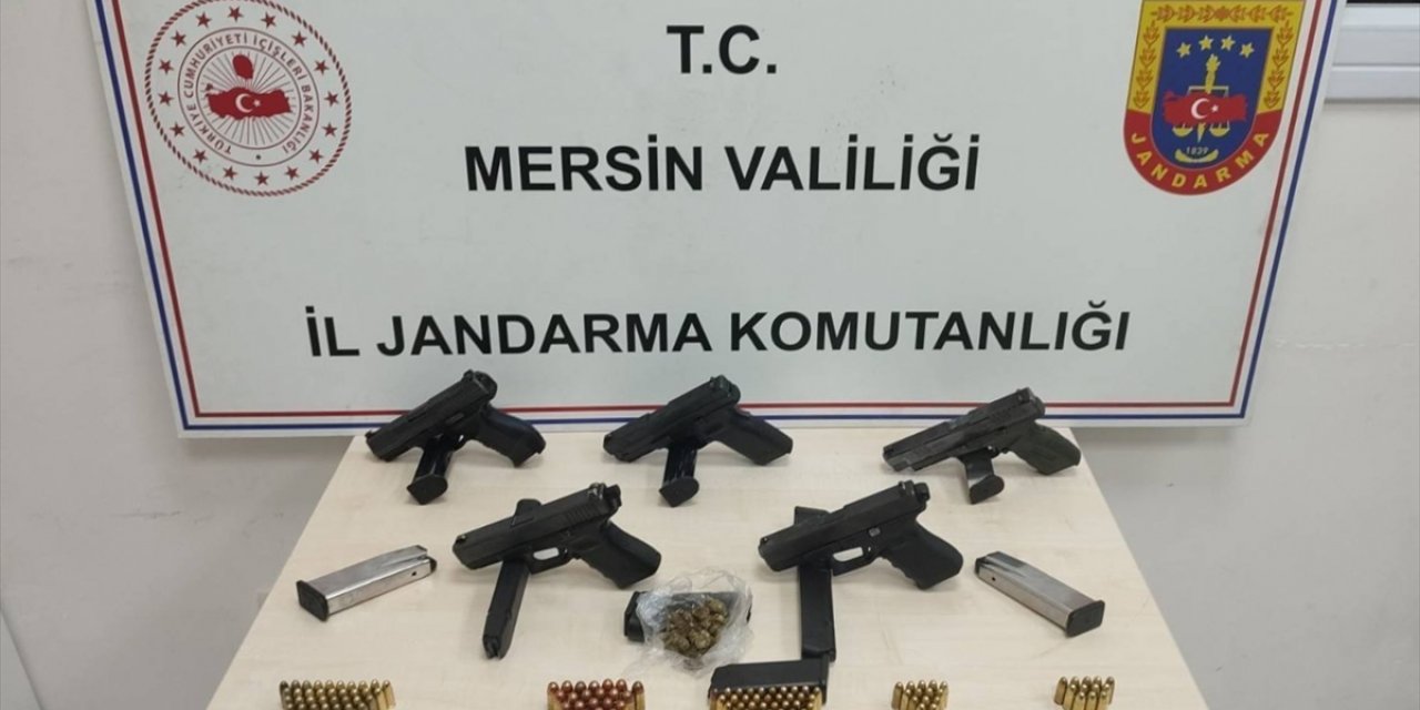 Mersin'de silah ticareti yaptıkları iddiasıyla 5 zanlı yakalandı