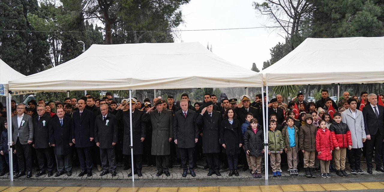 Milli şair Mehmet Akif Ersoy, İstiklal Marşı'nın kabulünün 103. yılında anıldı