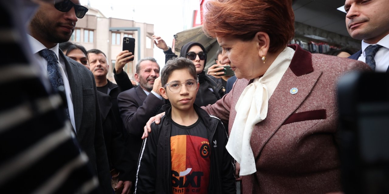 İYİ Parti Genel Başkanı Akşener'den Düzce'de esnaf ziyareti