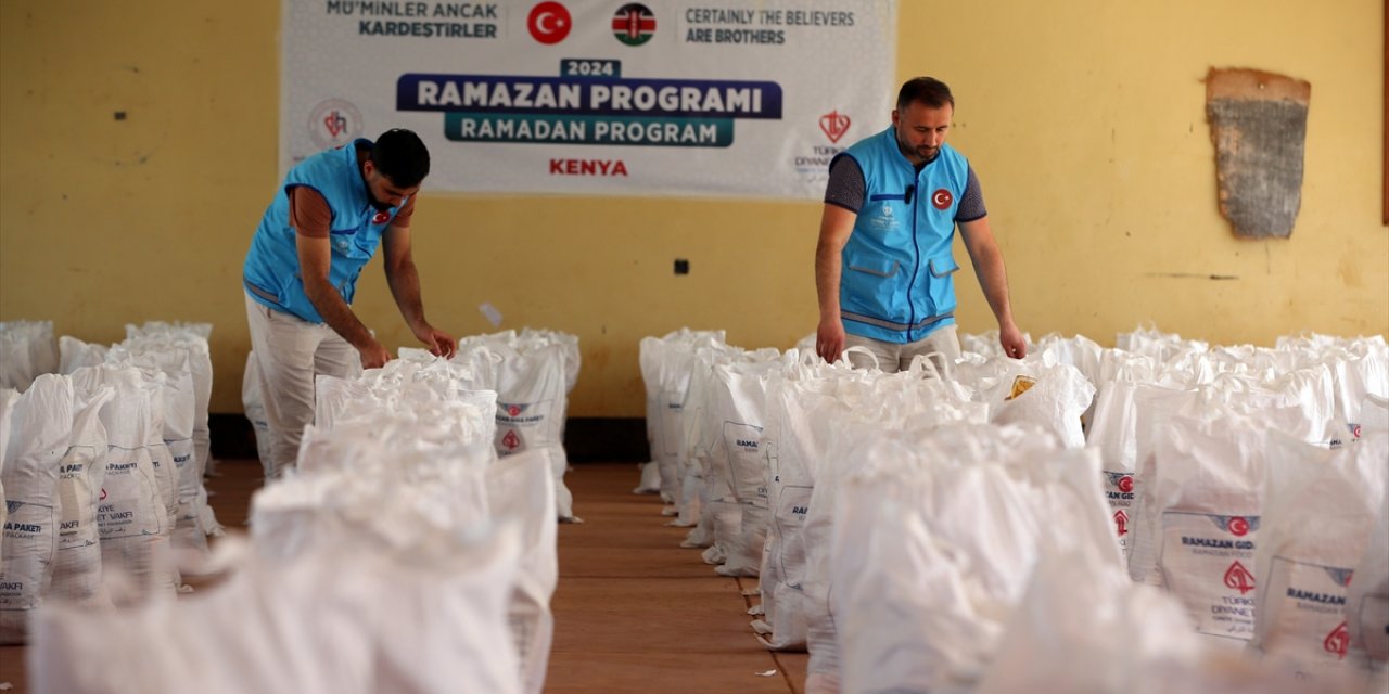 Türkiye Diyanet Vakfı, Kenya'da su kuyusu açtı, gıda yardımı dağıttı