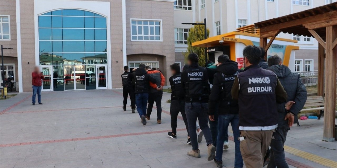Burdur merkezli düzenlenen uyuşturucu operasyonunda 11 zanlı tutuklandı