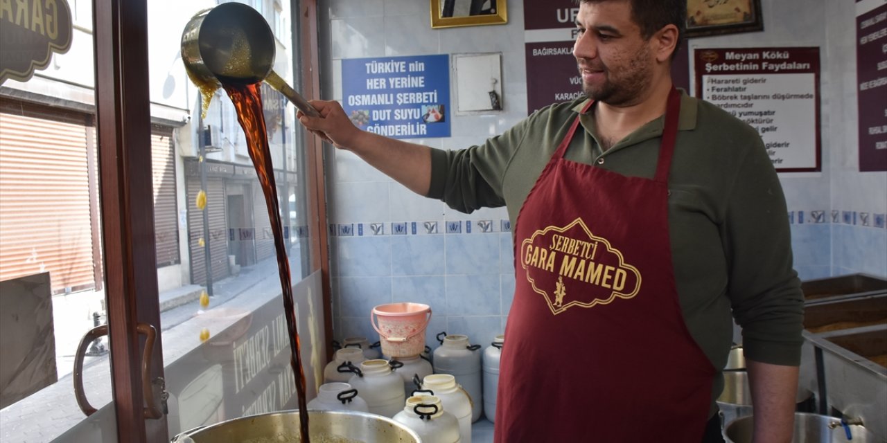 İftar sofralarının şifa dolu içeceği "Meyan şerbeti"