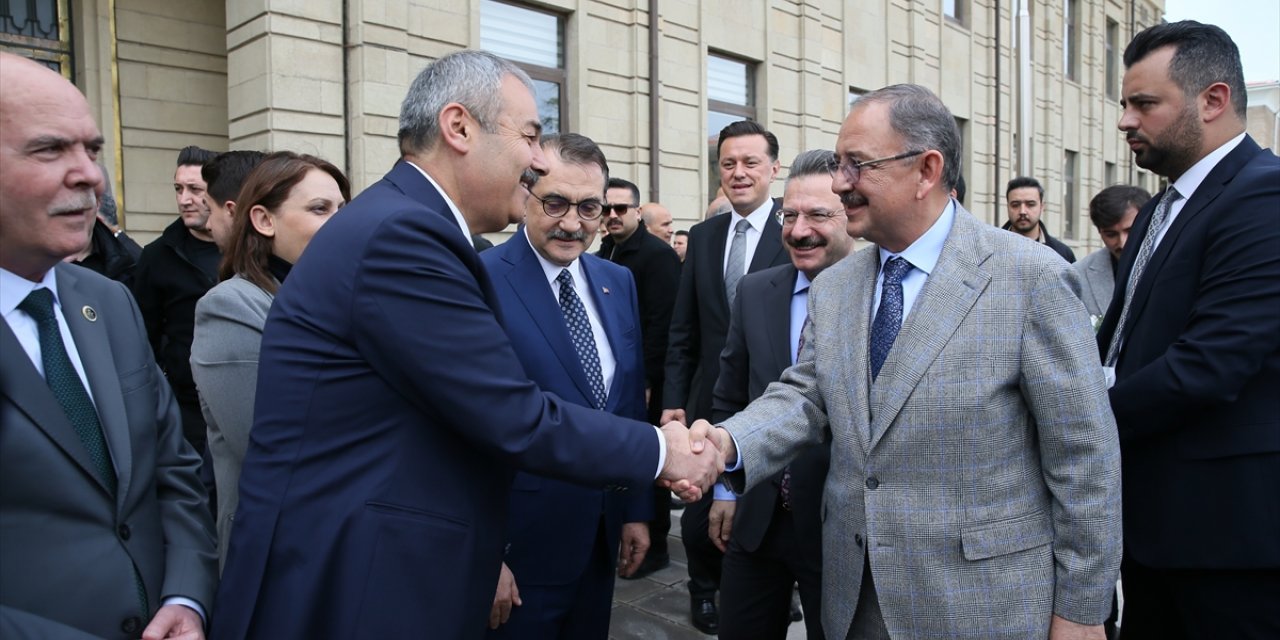 Bakan Özhaseki, AK Parti Eskişehir İl Başkanlığını ziyaretinde konuştu: