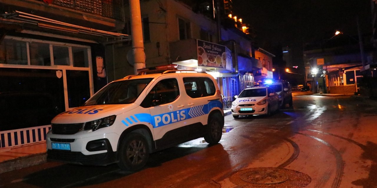 İzmir'de evinde bıçaklanan kişi hastanede öldü