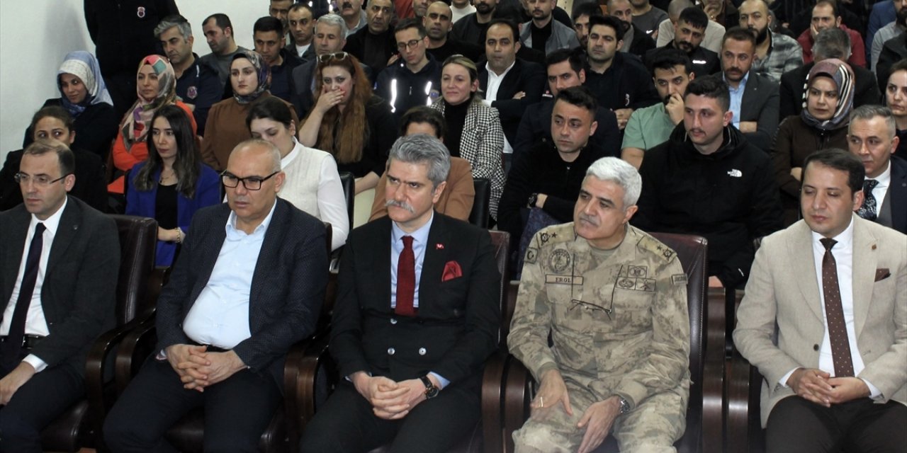 Ağrı'da cezaevinde bağlama eğitimi alan hükümlü ve tutuklular ilk konserini verdi