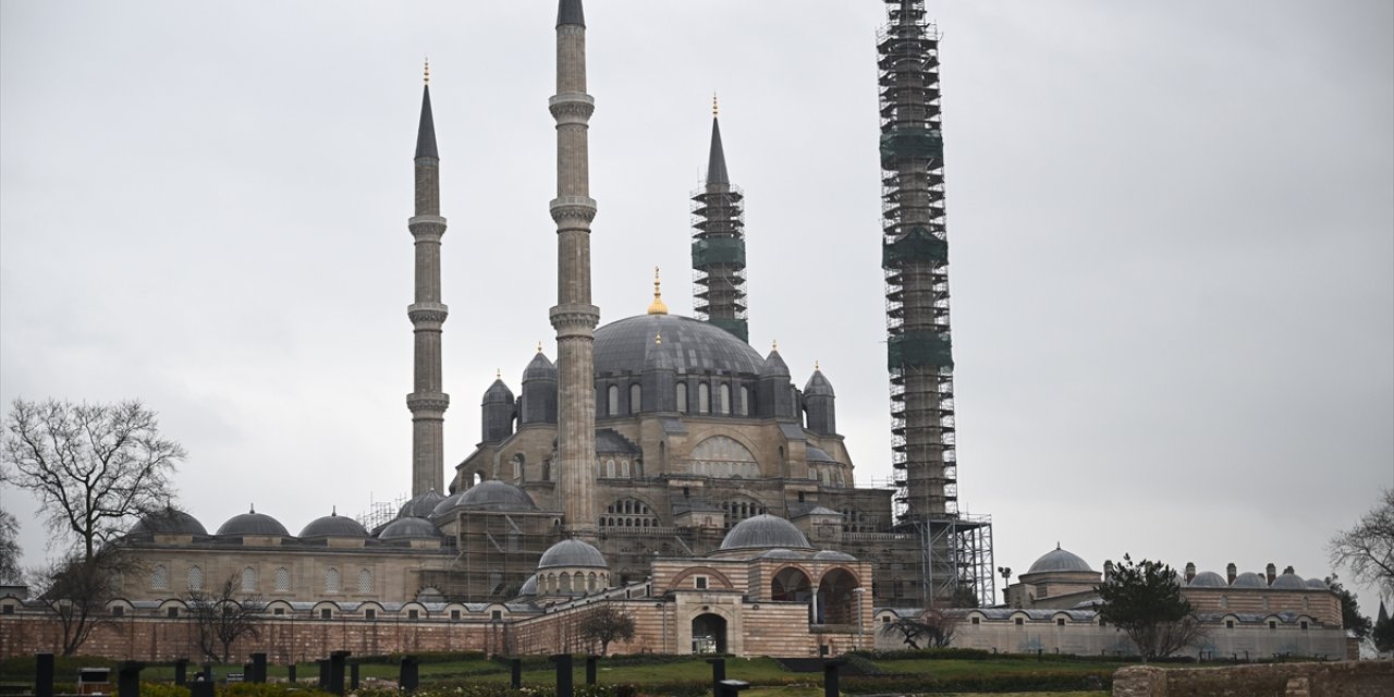 Türk-İslam mimarisinin gözbebeği Selimiye Camisi ihtişamıyla 449 yıldır ilgi görüyor