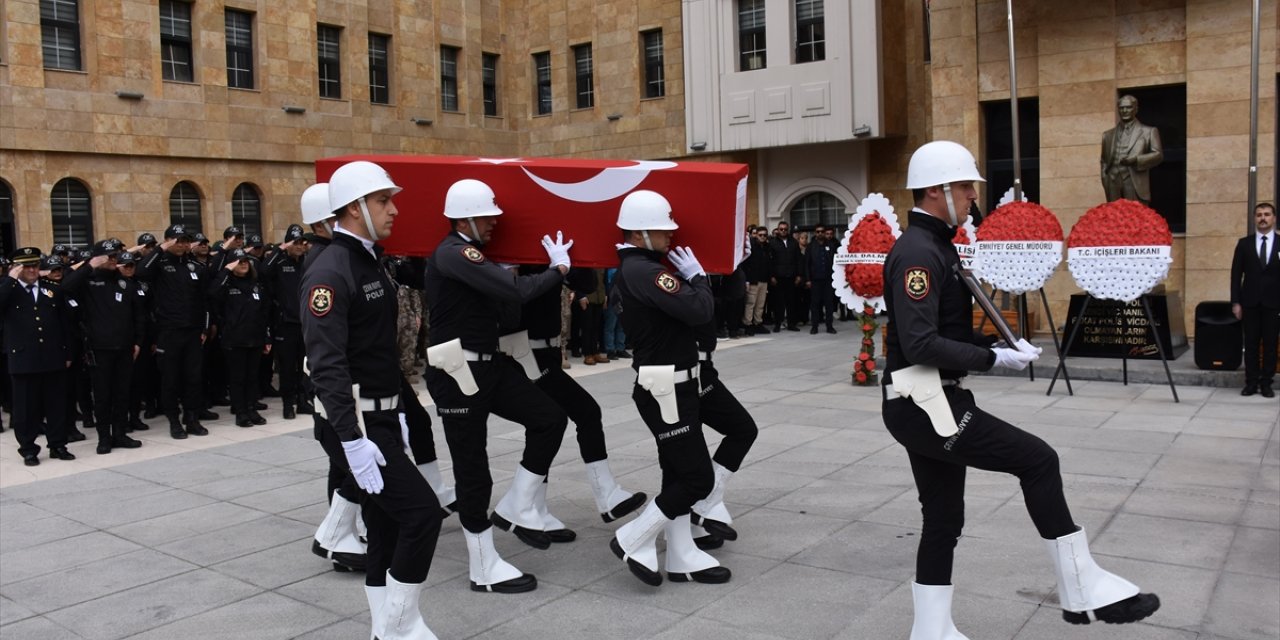 Şırnak'taki trafik kazasında şehit olan polis Fırat Der için tören yapıldı