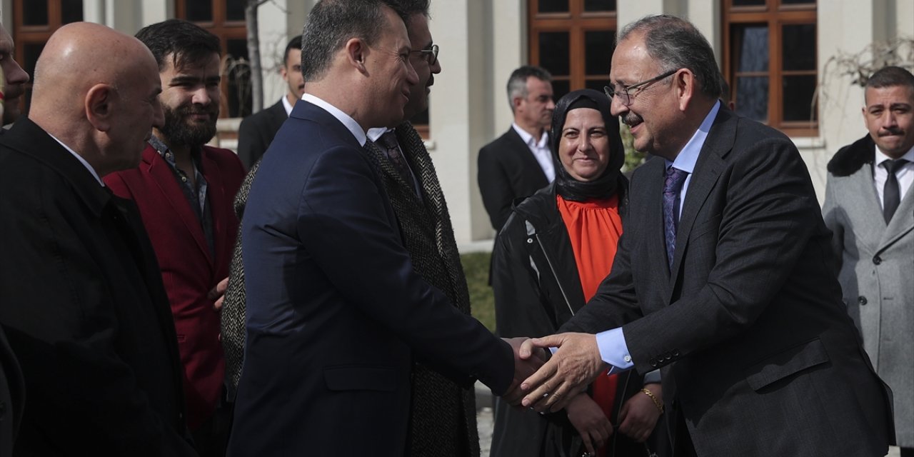 Çevre, Şehircilik ve İklim Değişikliği Bakanı Özhaseki, Saraçoğlu Mahallesi'ni ziyaret etti: