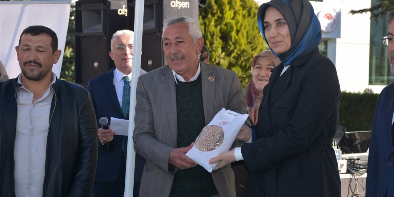 Tarım ve Orman Bakanı Yumaklı, Afyonkarahisar'da Tohum Dağıtım Töreni'nde konuştu: