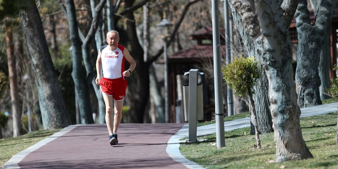 Sporla zinde kalan 76'lık "delikanlı", Dünya Şampiyonası'na hazırlanıyor