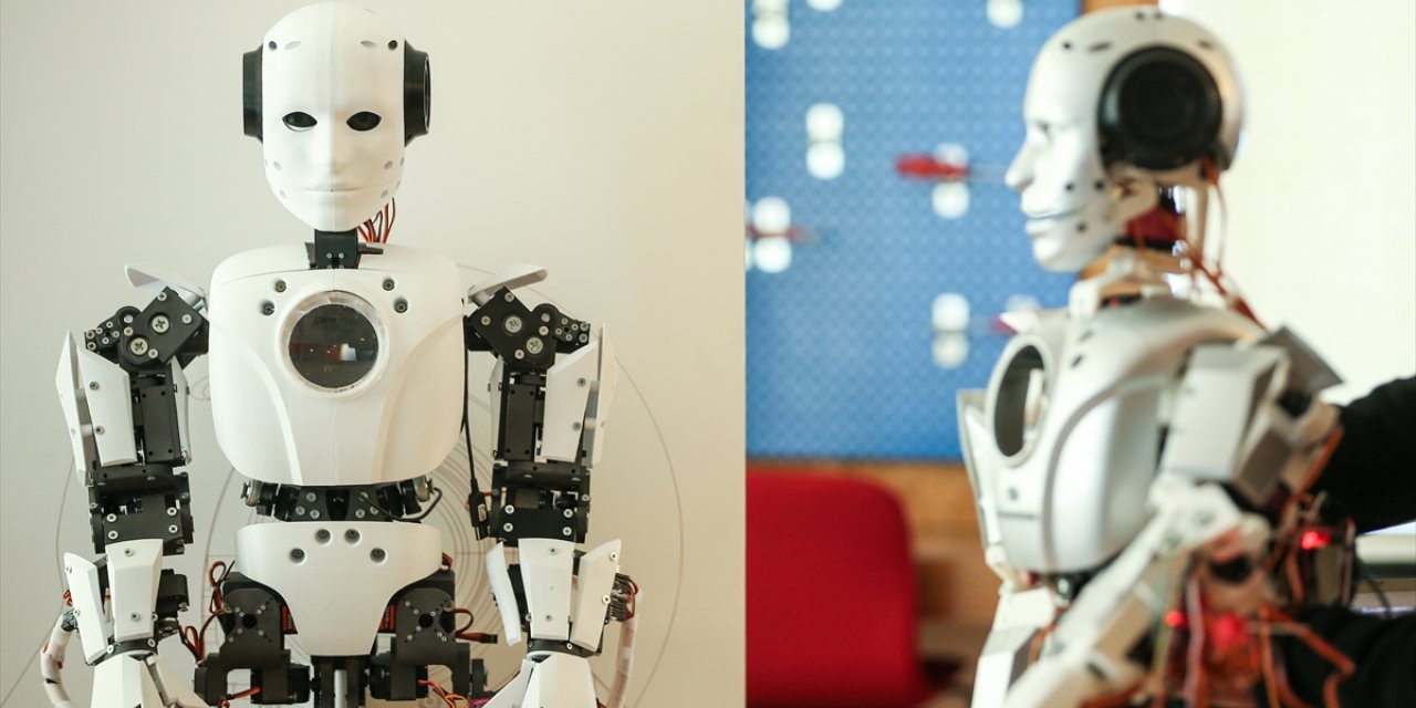 Robotik kodlama için tasarlanan Türk robot "Cuma", yapay zekayla yeni beceriler kazanacak