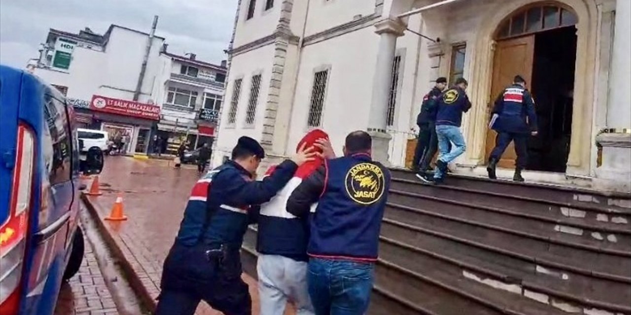 Sinop'tan evden hırsızlık şüphelisi 3 kişi yakalandı