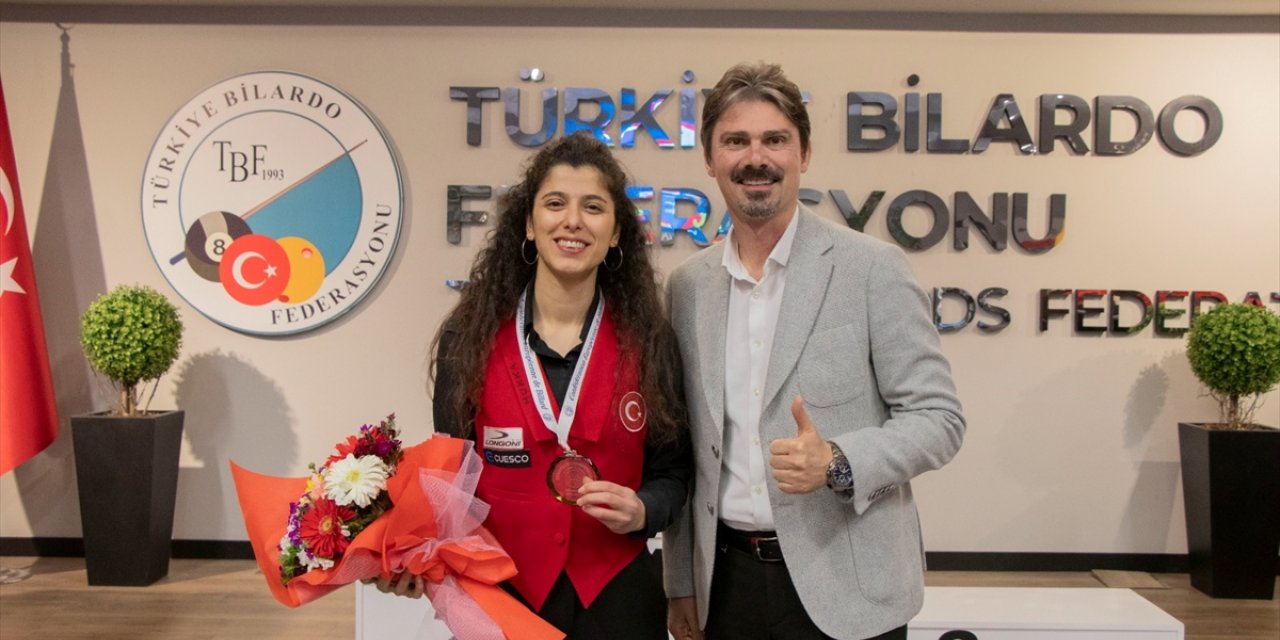 Güzin Müjde Karakaşlı, Artistik Bilardo Avrupa Şampiyonası'nda bronz madalya kazandı